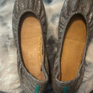 Slate grey Croc size 10 tieks